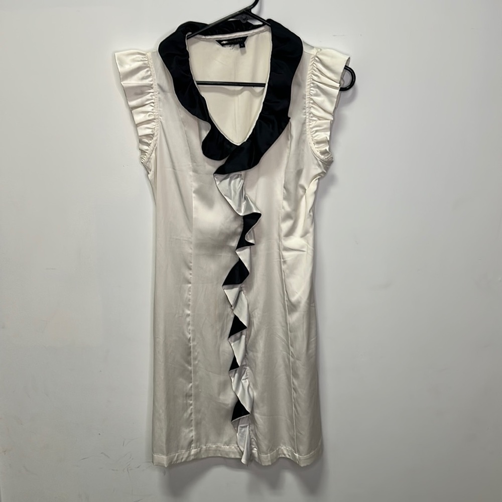 BCBGMaxAzria | Silk Black and White Dress with Ruffled Shoulders and Front